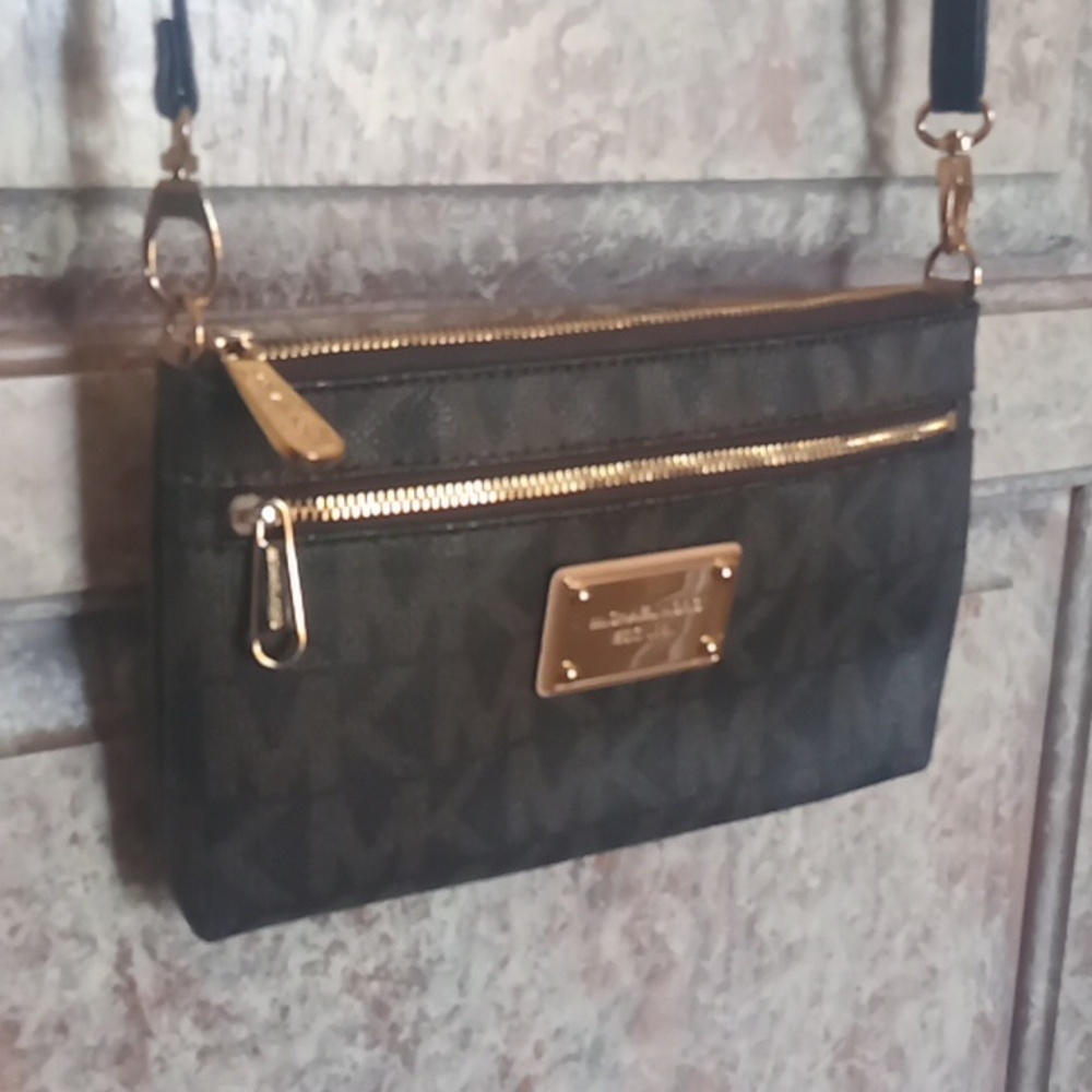 Michael Kors Black and Brown Logo Crossbody Bag - Picture 2 of 10